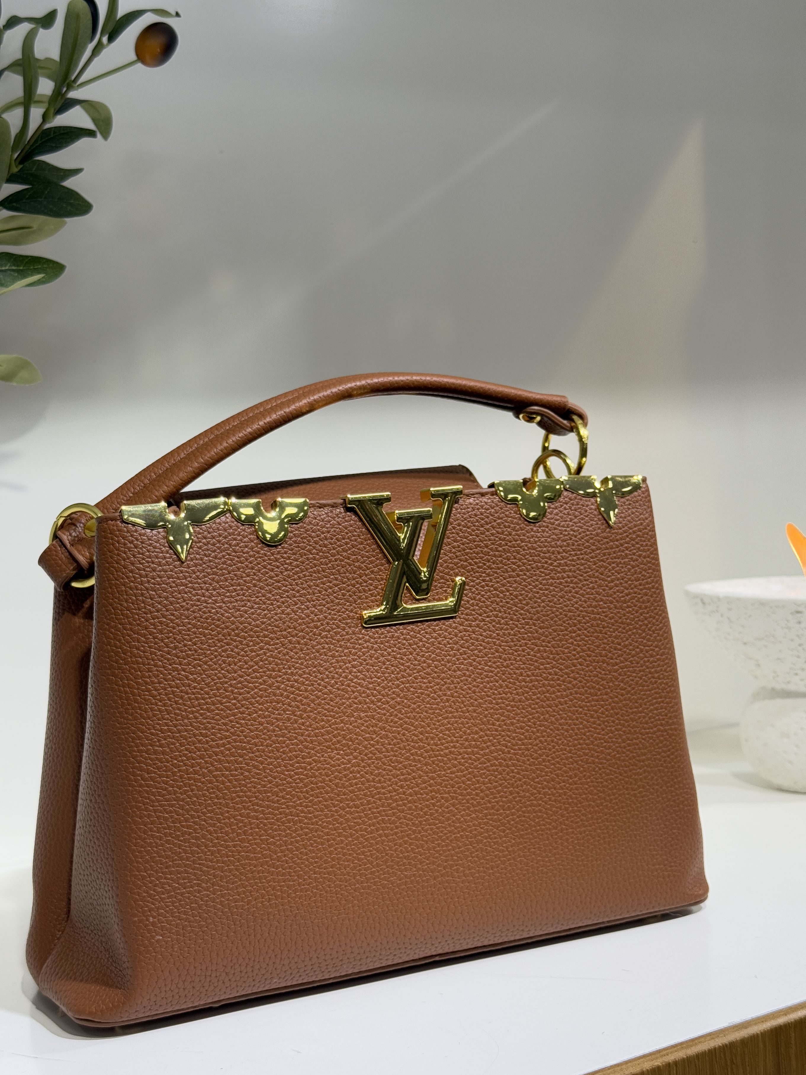 شنطة LV